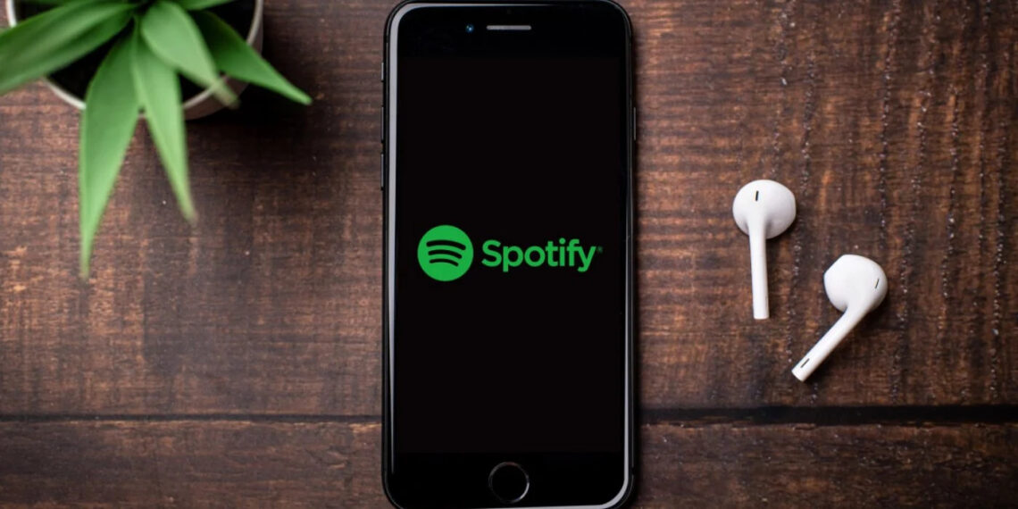 Roaming the Arts Radio